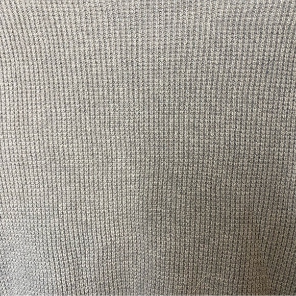 Michael Kors Gray Long Sleeve Waffle Knit Shirt Size M - Picture 4 of 9